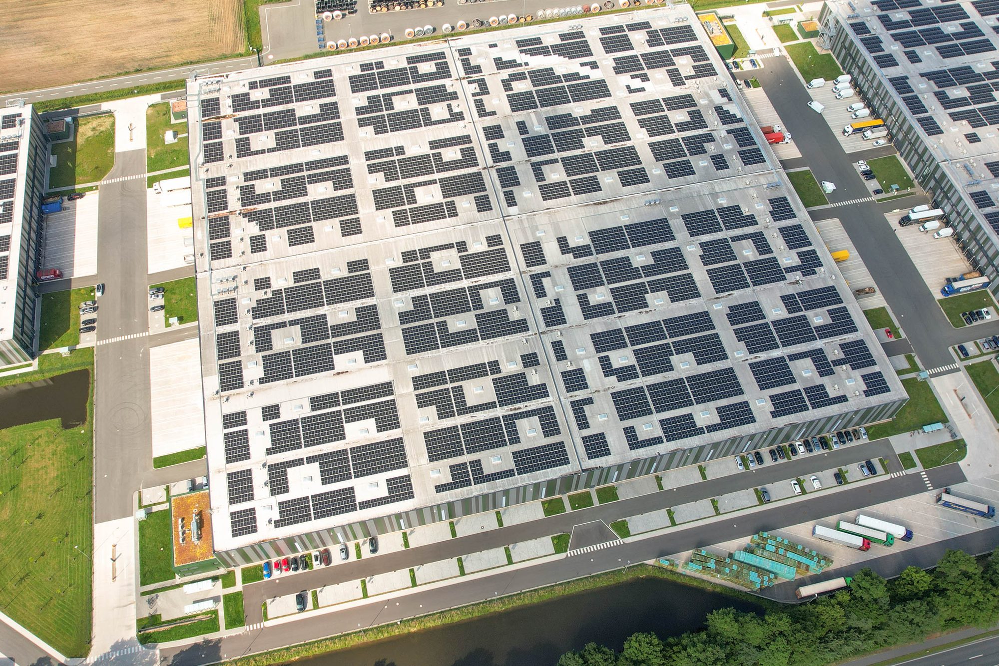 Exterior view of the WM GROUP logistics centre in Greven