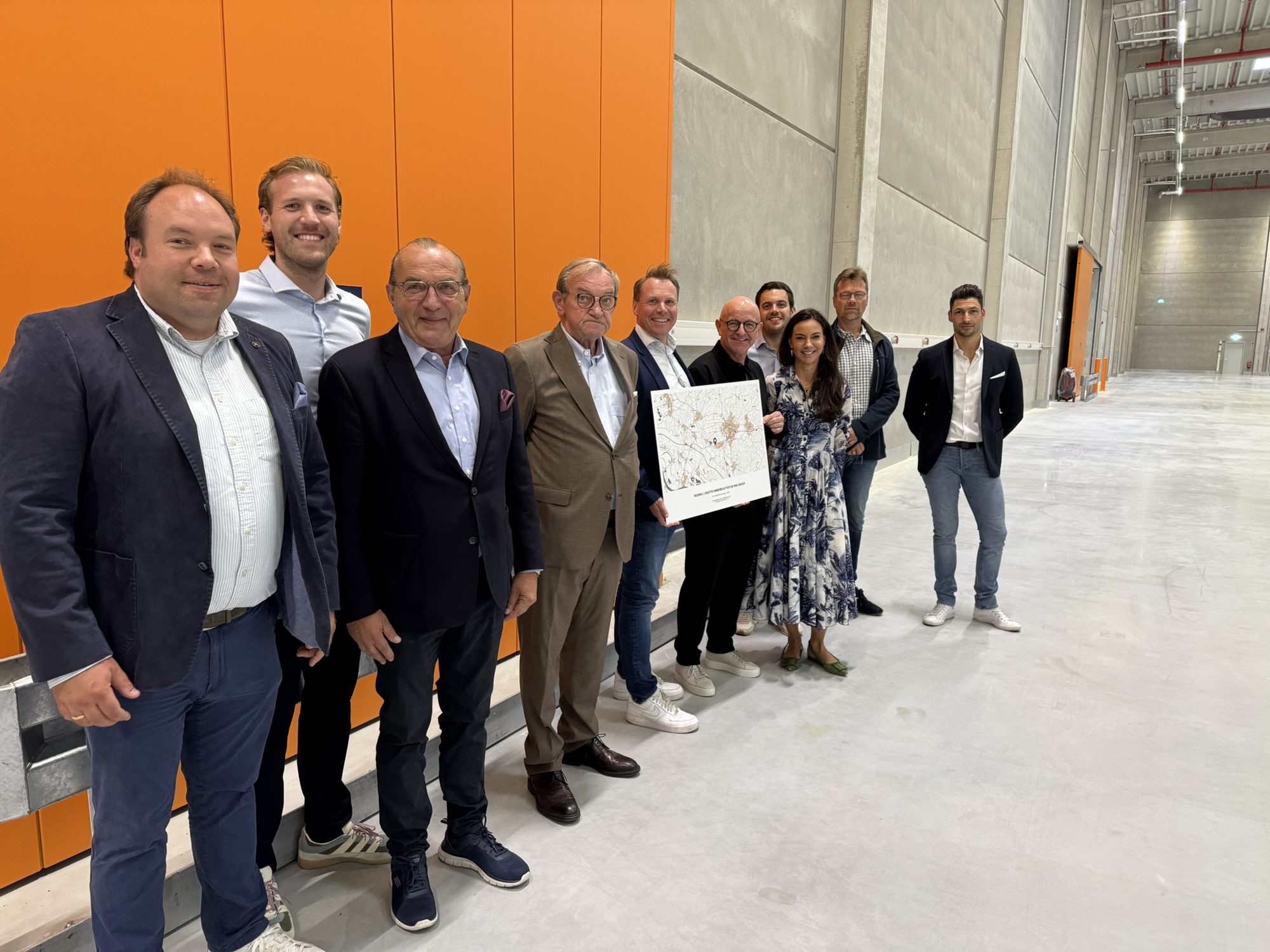 Gesellschafter und Wegbegleiter der LB GROUP bei der Übergabe der neuen Logistikimmobilie der WM GROUP