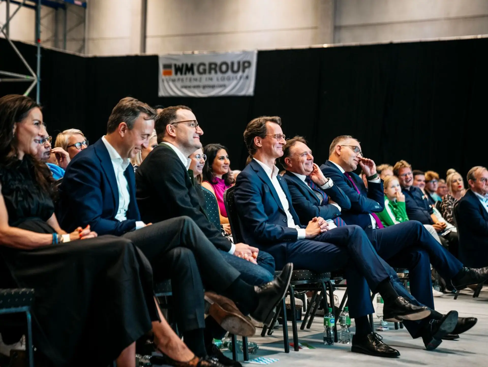 Guests of an event in a logistics hall converted into an event location by WM GROUP